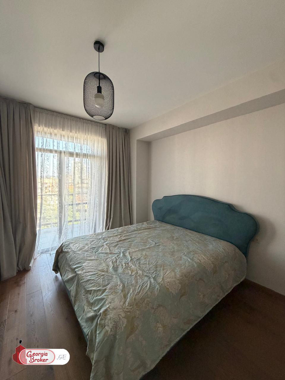 nearly repaired 5-room apartment for rent